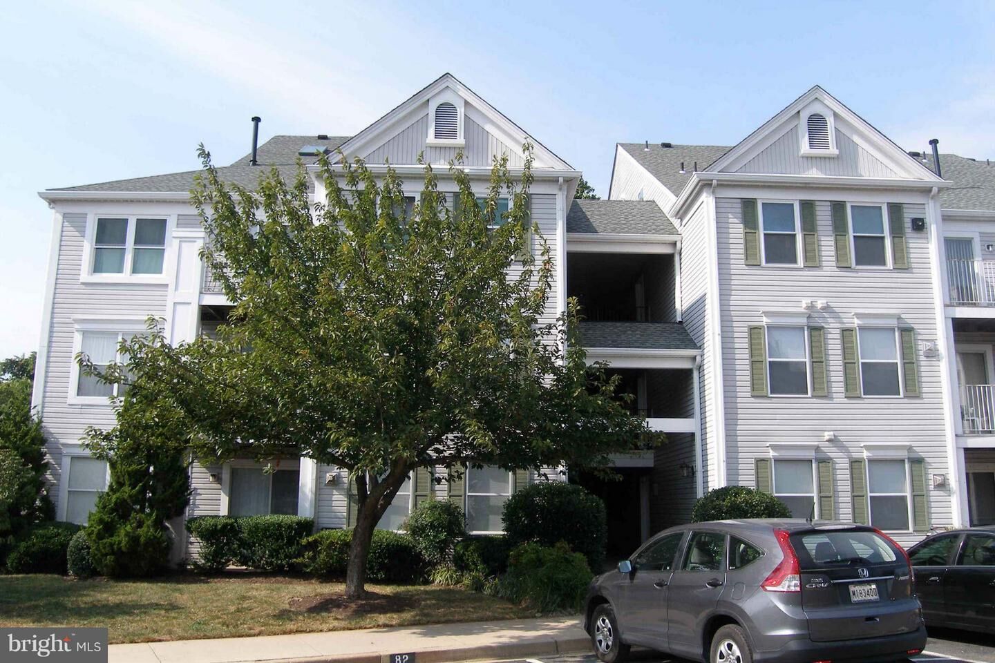 Property Photo: 10021 Vanderbilt Circle Apt 7 MD 20850