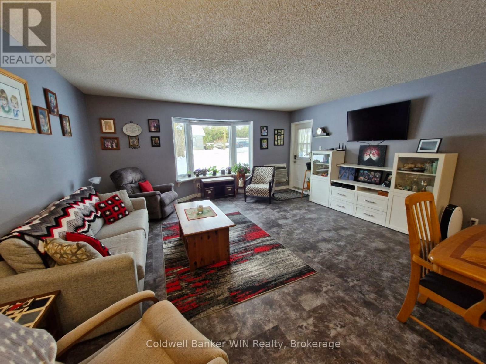 Property Photo: 460 Durham Street West 106 ON N0G 2L1