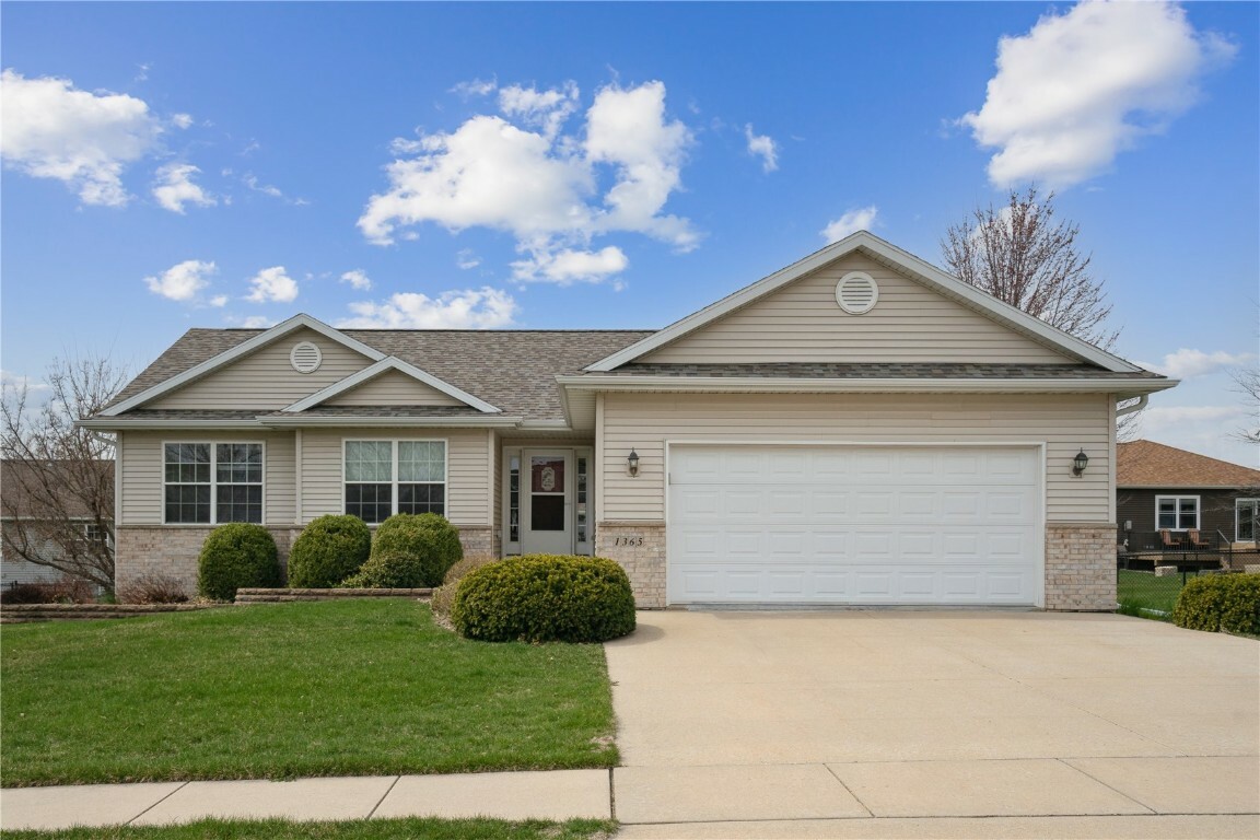 Property Photo: 1365 Tine Lane IA 52317