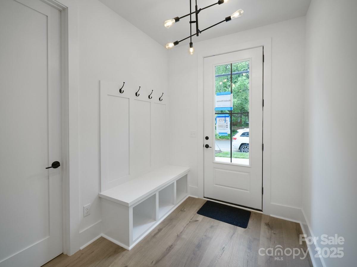 Property Photo: 2504 Park Rose Lane 18 NC 28204