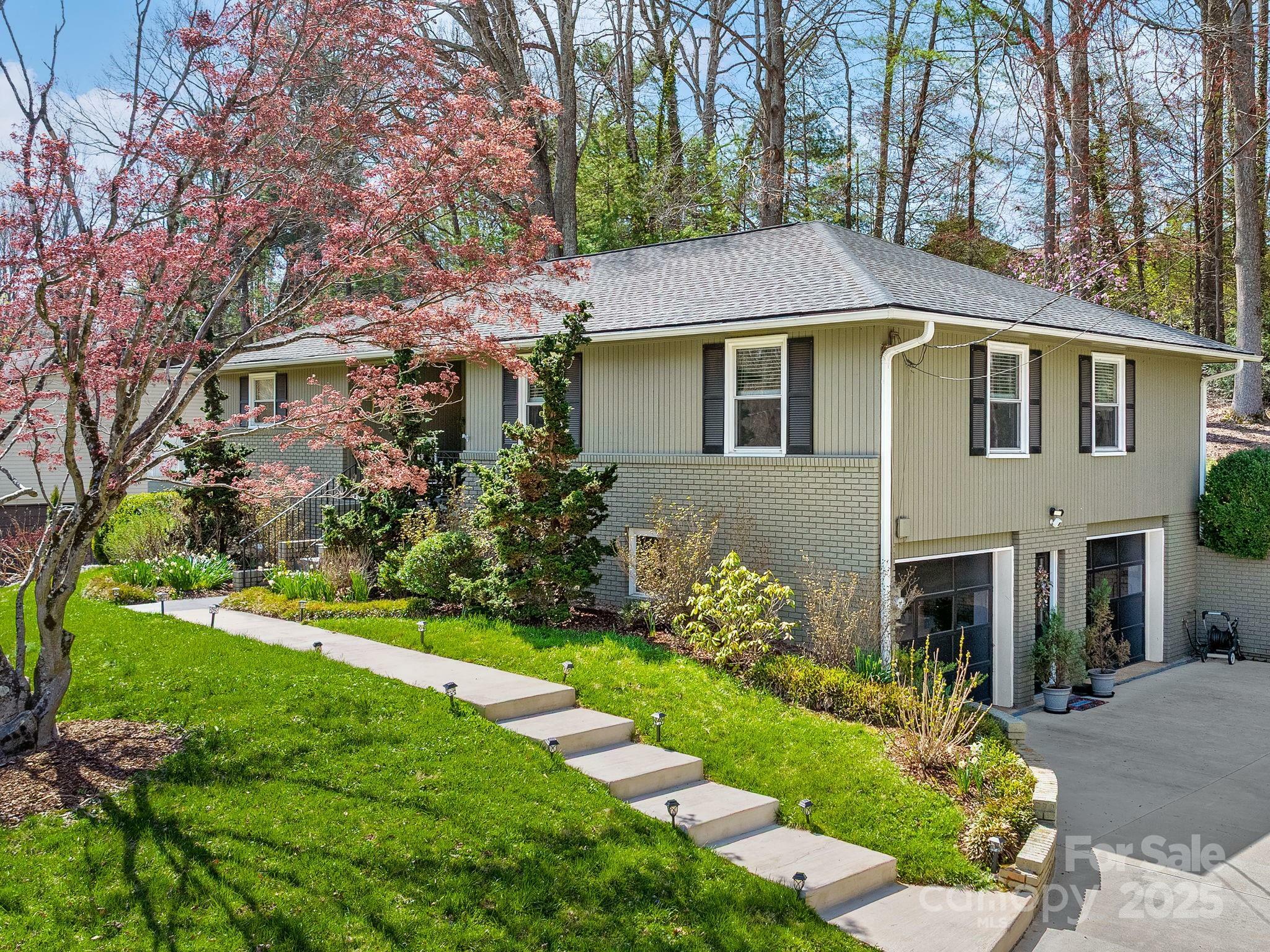 324 Woody Lane  Asheville NC 28804 photo