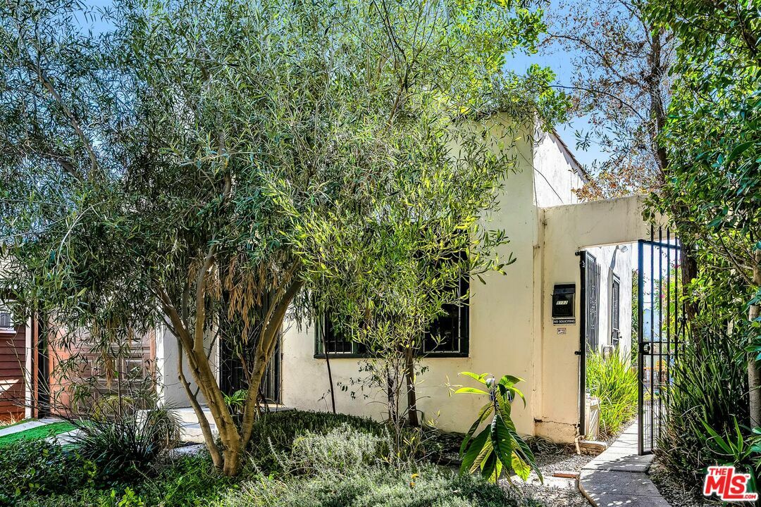 Property Photo: 5150 Raleigh St CA 90004