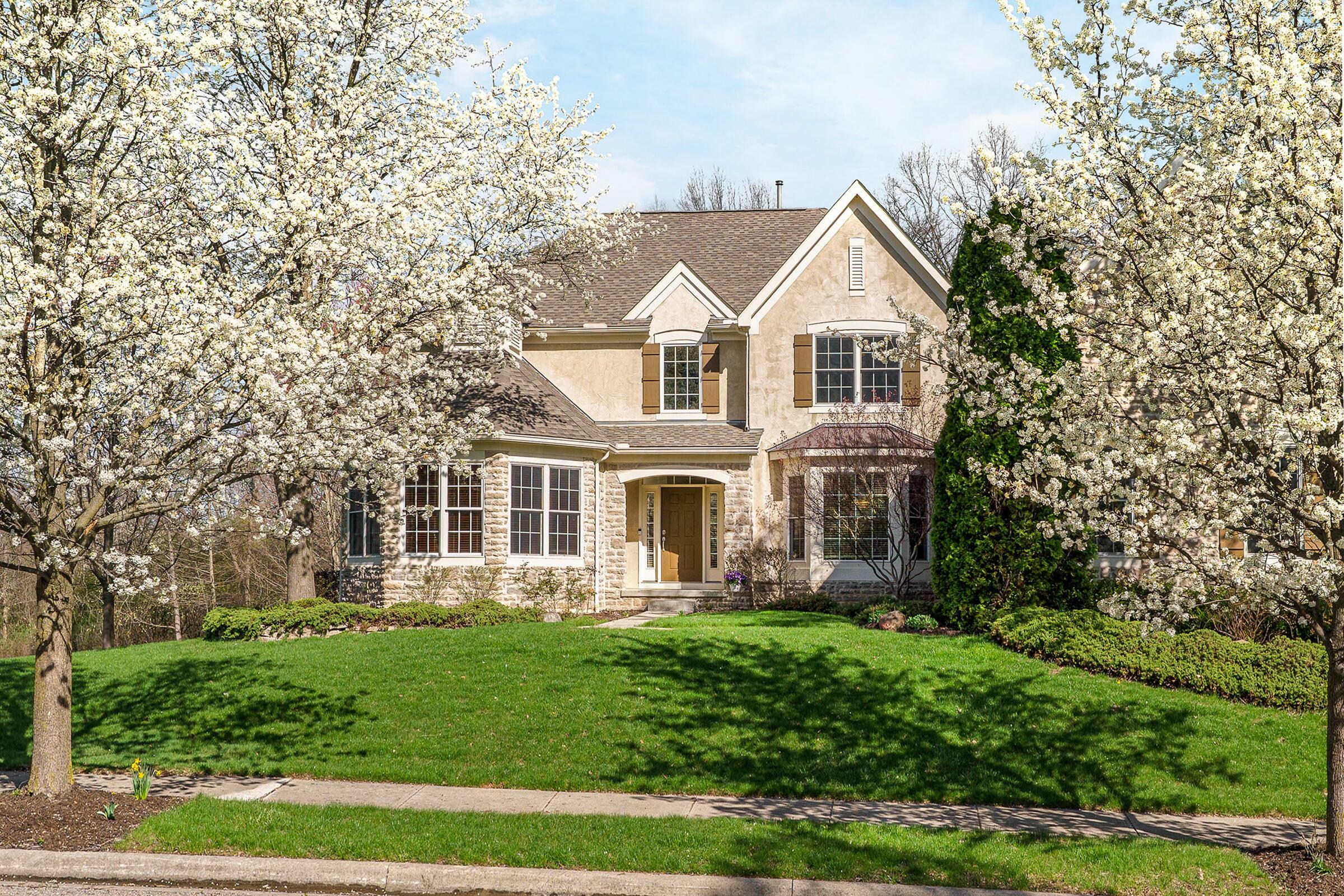 Property Photo: 7116 Pleasant Colony Circle OH 43004