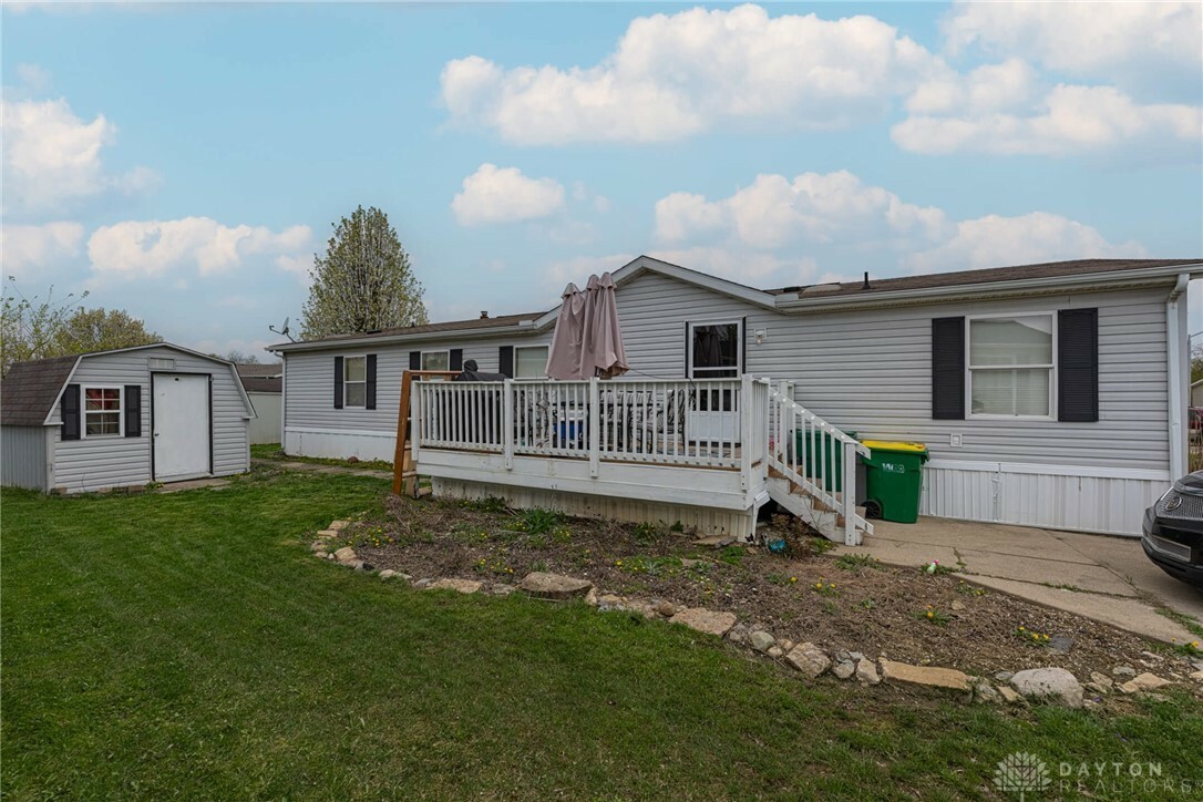 Property Photo:  11142 Oakwood Village  OH 45342 