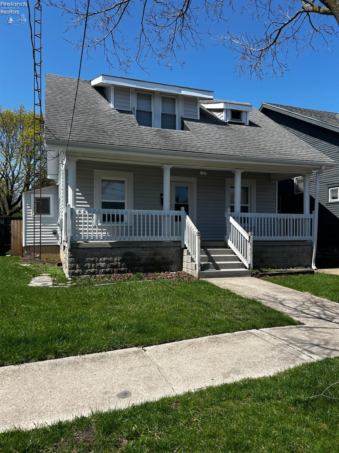 Property Photo:  1005 A  OH 44870 
