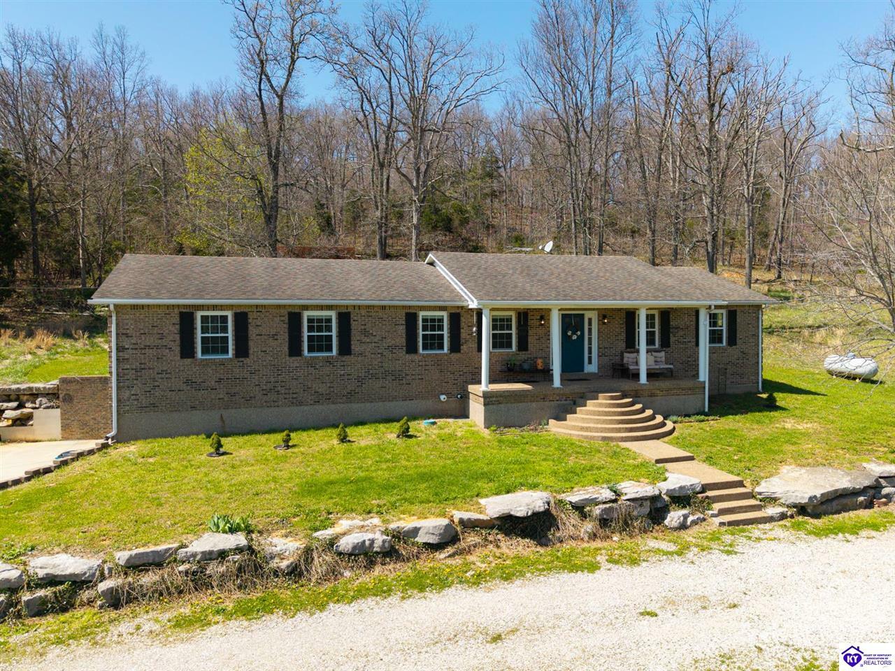 Property Photo: 425 Tucker Lane KY 40175
