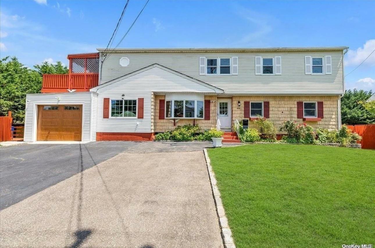 629 Keith Lane  West Islip NY 11795 photo