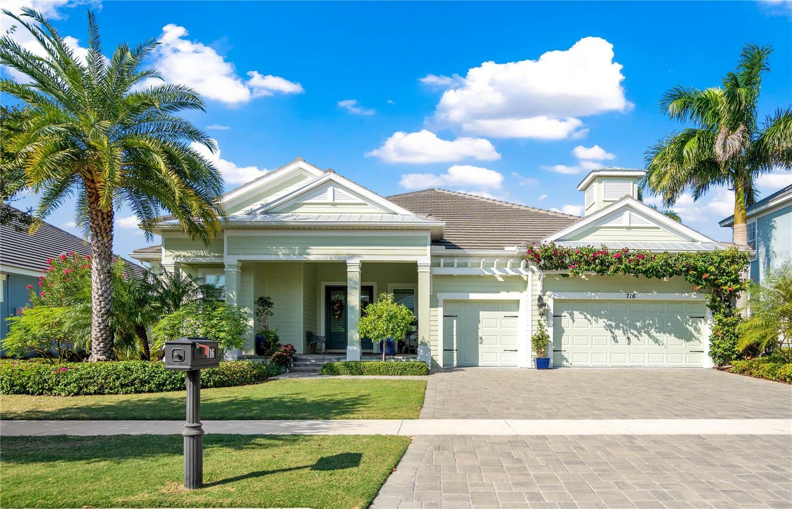 Property Photo: 716 Manns Harbor Drive FL 33572