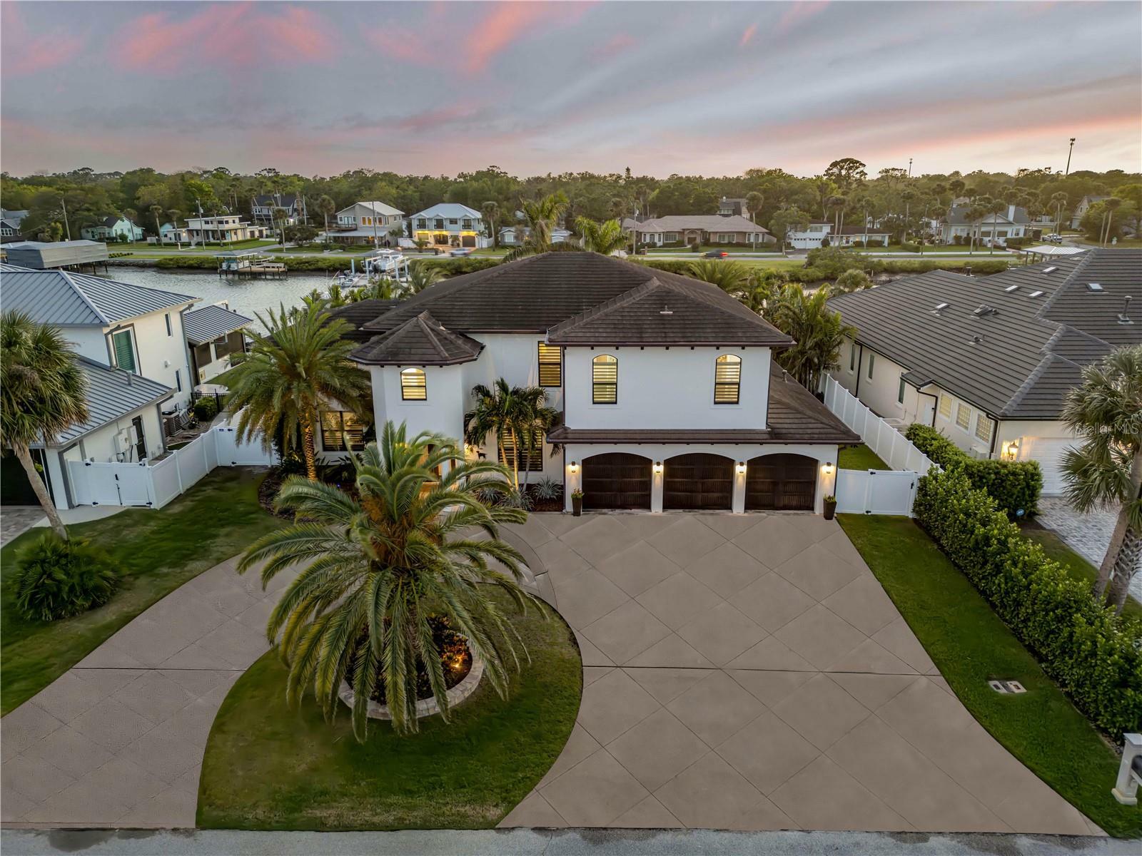 Property Photo: 1212 Commodore Drive FL 32168