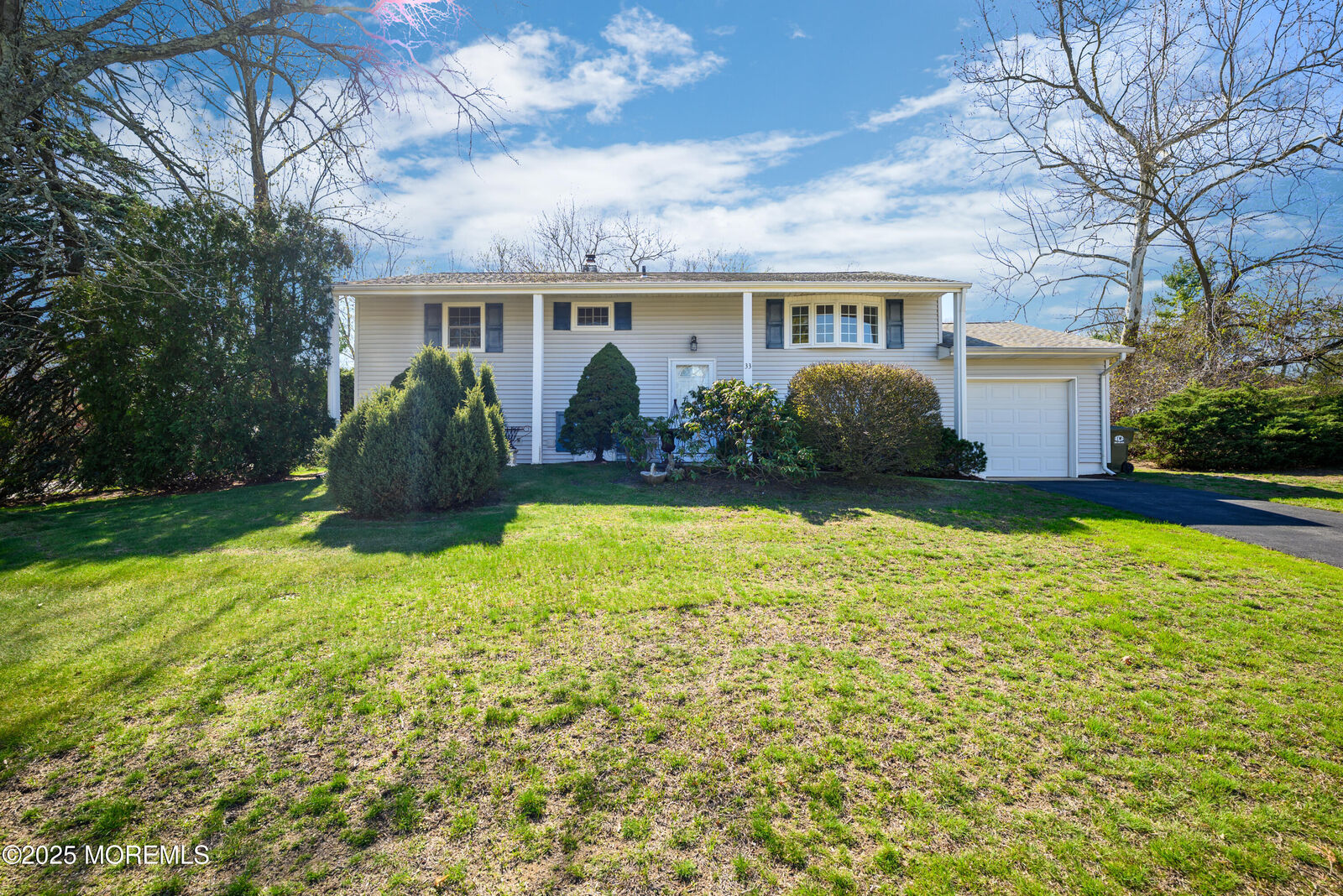 Property Photo:  33 Salem Hill Road  NJ 07731 