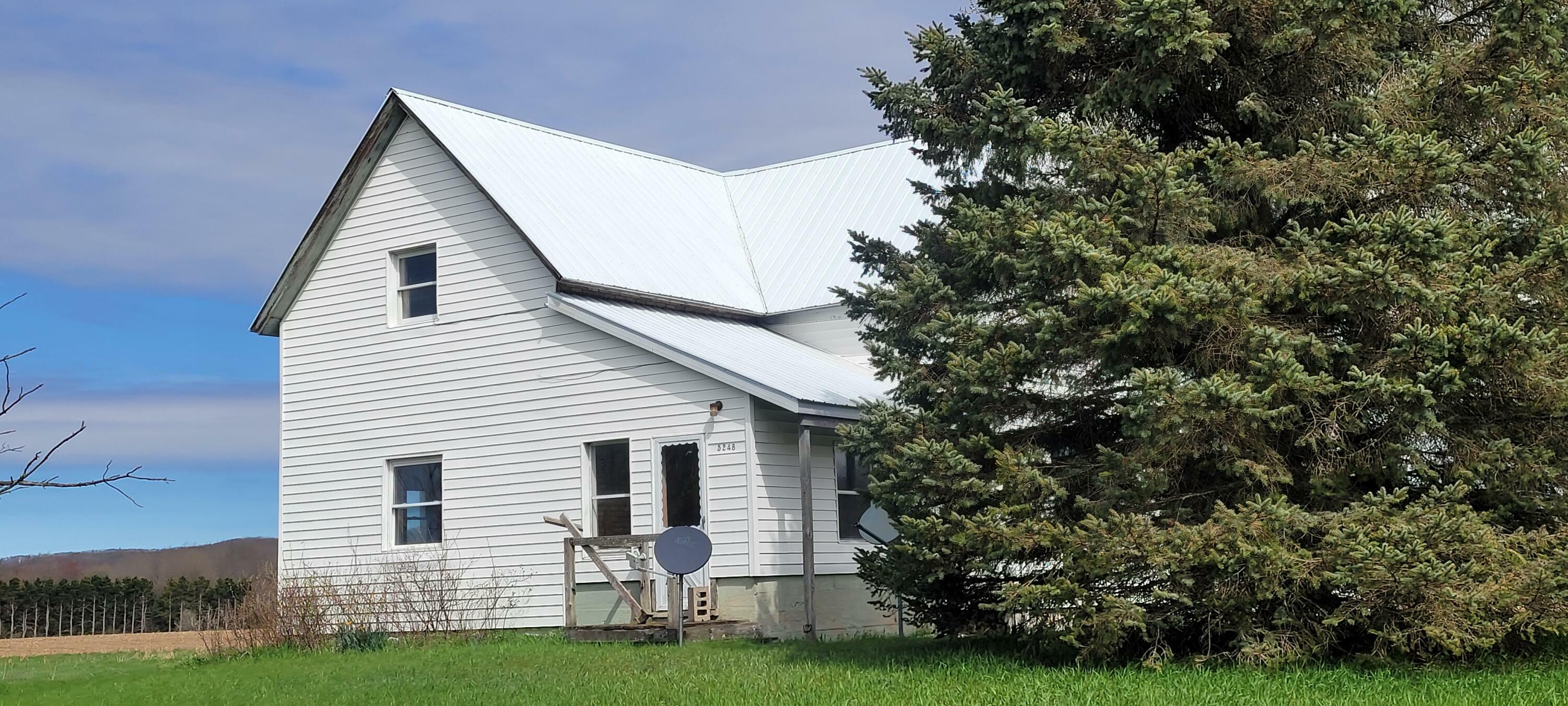 Property Photo: 5248 W Shelby Road MI 49455