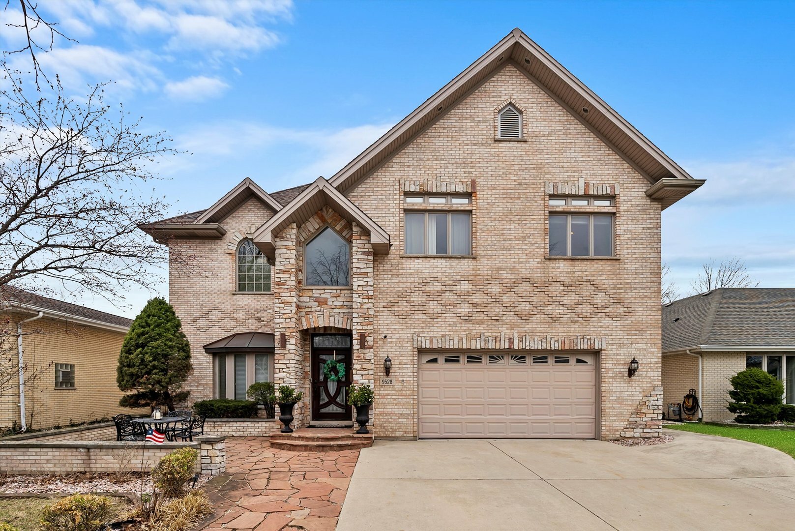9528 S Kolmar Avenue  Oak Lawn IL 60453 photo