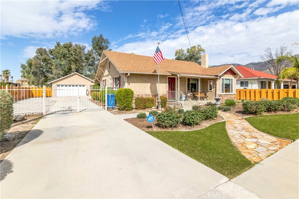 Property Photo: 250 N Wateka Street CA 92583
