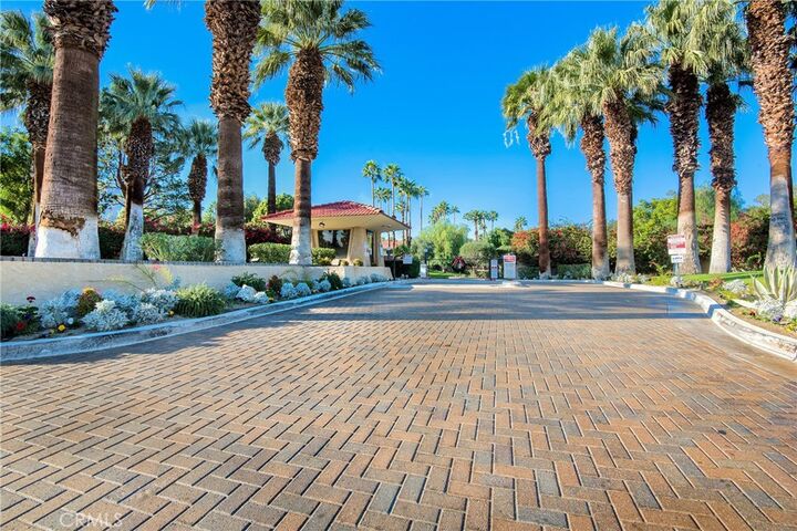 Property Photo:  680 N Ashurst Court I 204  CA 92262 