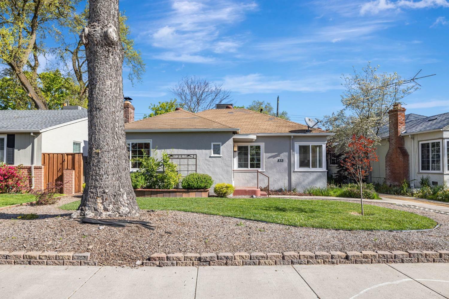 Property Photo: 833 3rd Avenue CA 95818