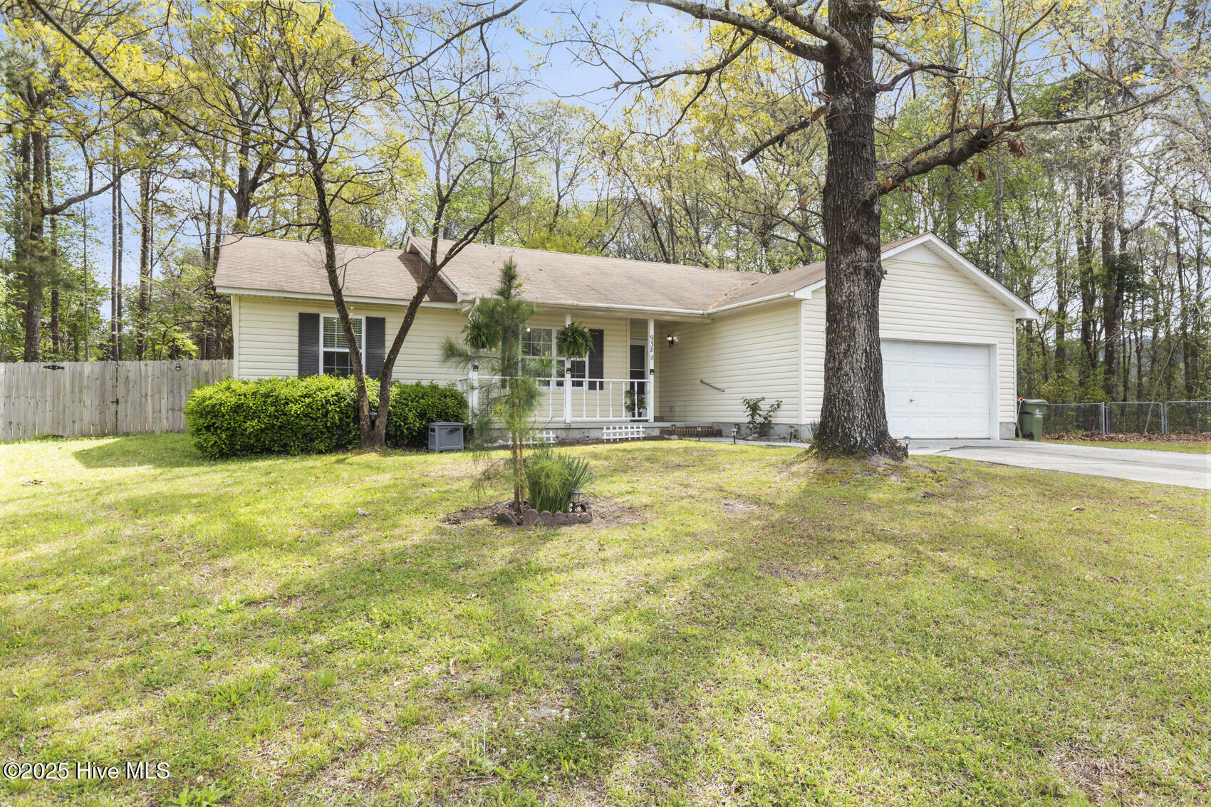 Property Photo: 938 Mandarin Trail NC 28540