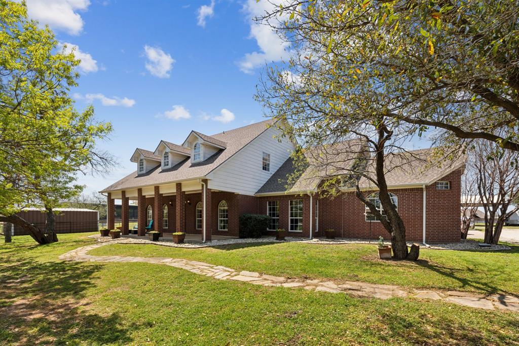 Property Photo: 3079 N Trinity Road TX 76208