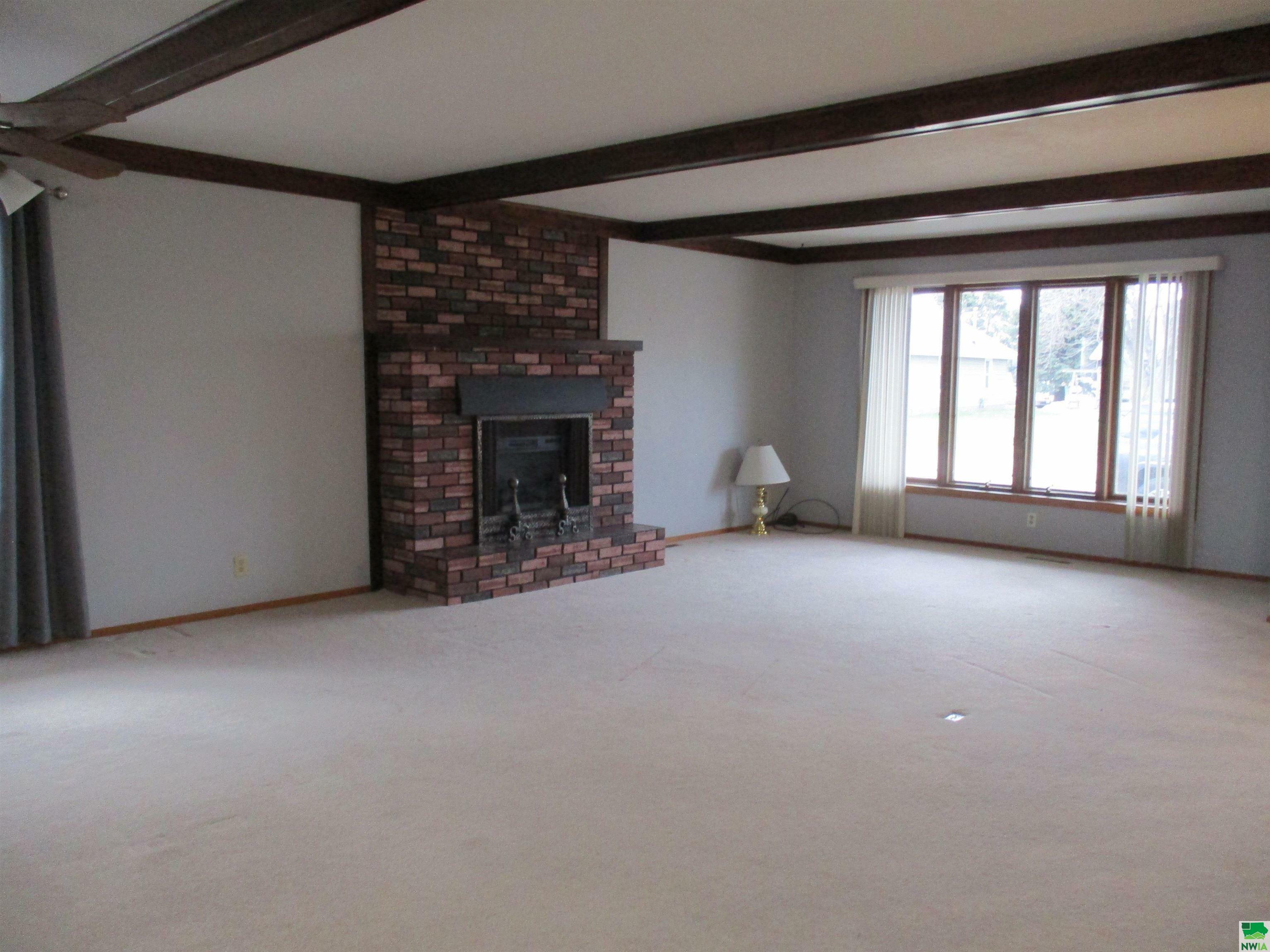 Property Photo: 125 W Maple IA 51024