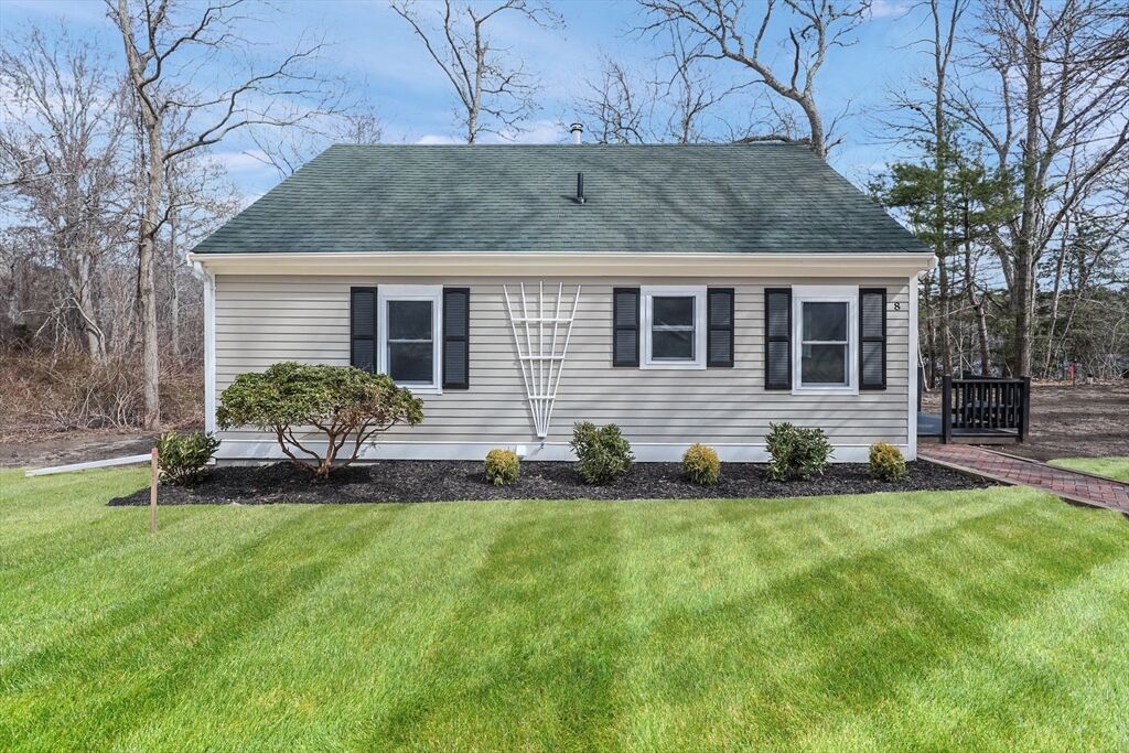 Property Photo:  8 Shallow Pond Ln  MA 02536 