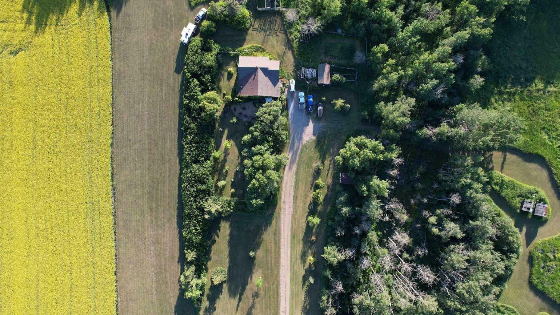 Property Photo: 84132 RR 204 AB T8S 1S4