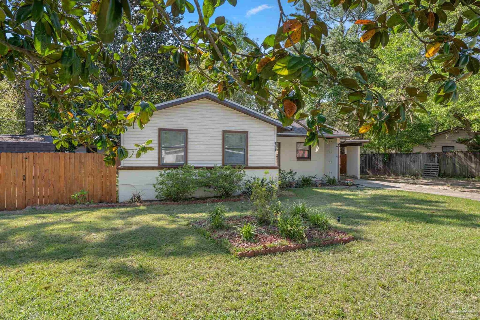 Property Photo:  702 Beauvais Rd  FL 32505 
