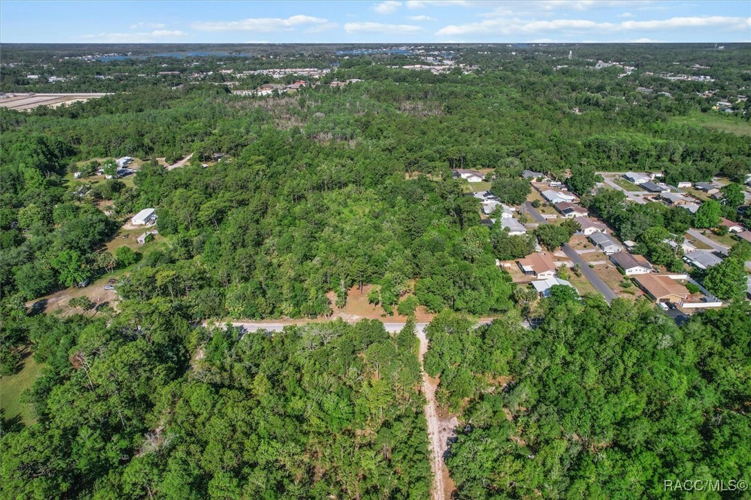 Property Photo: 410 SE 12th Avenue FL 34429