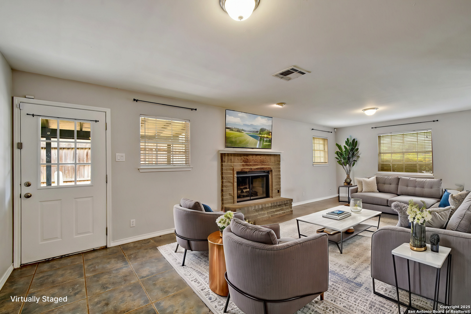 Property Photo: 13802 Fairway Crest TX 78217