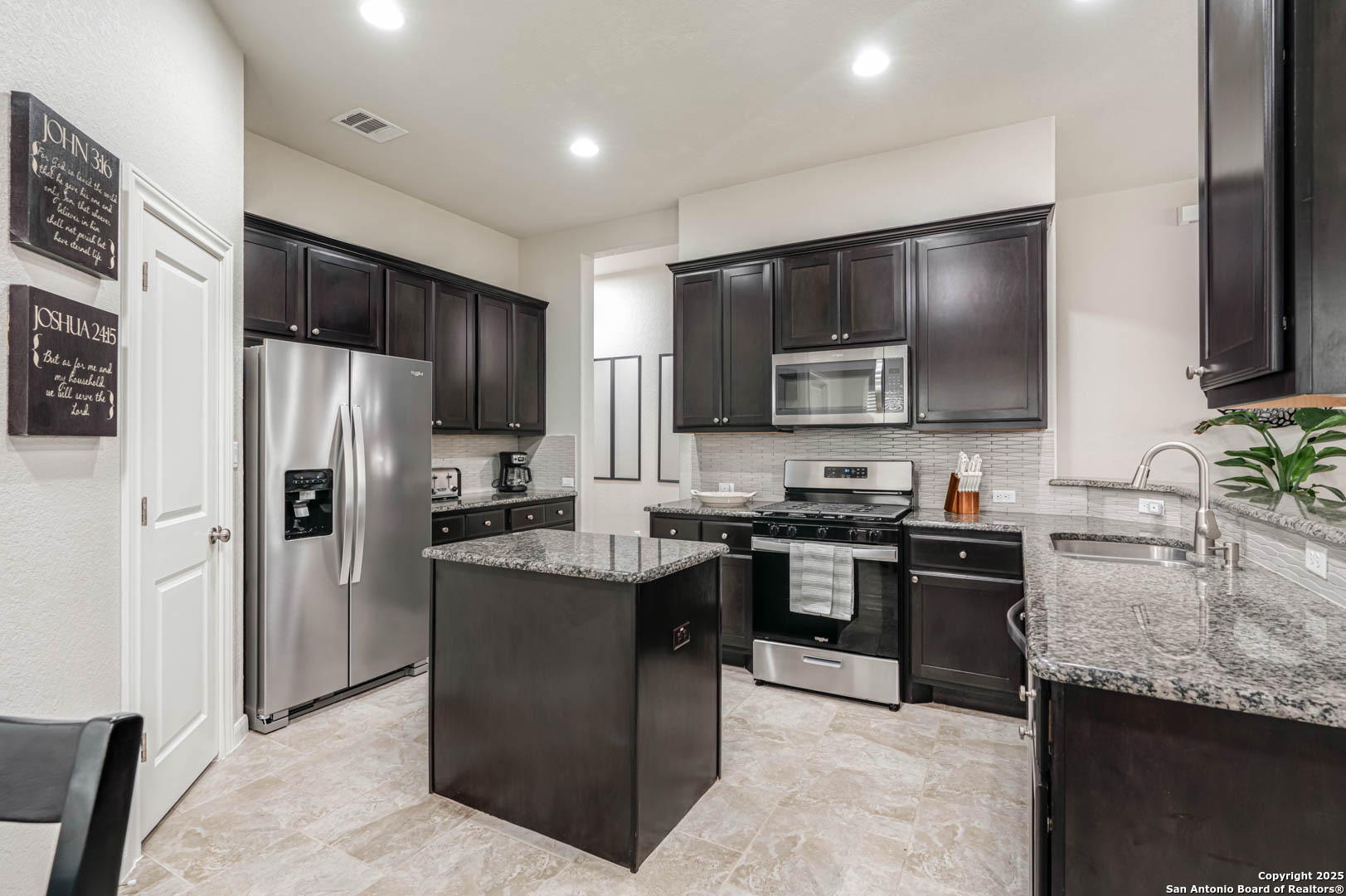 Property Photo: 25725 Two Springs TX 78255