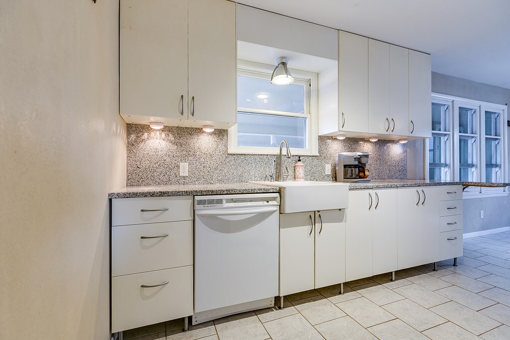 Property Photo:  2403 Freeland Ave  TX 76901 