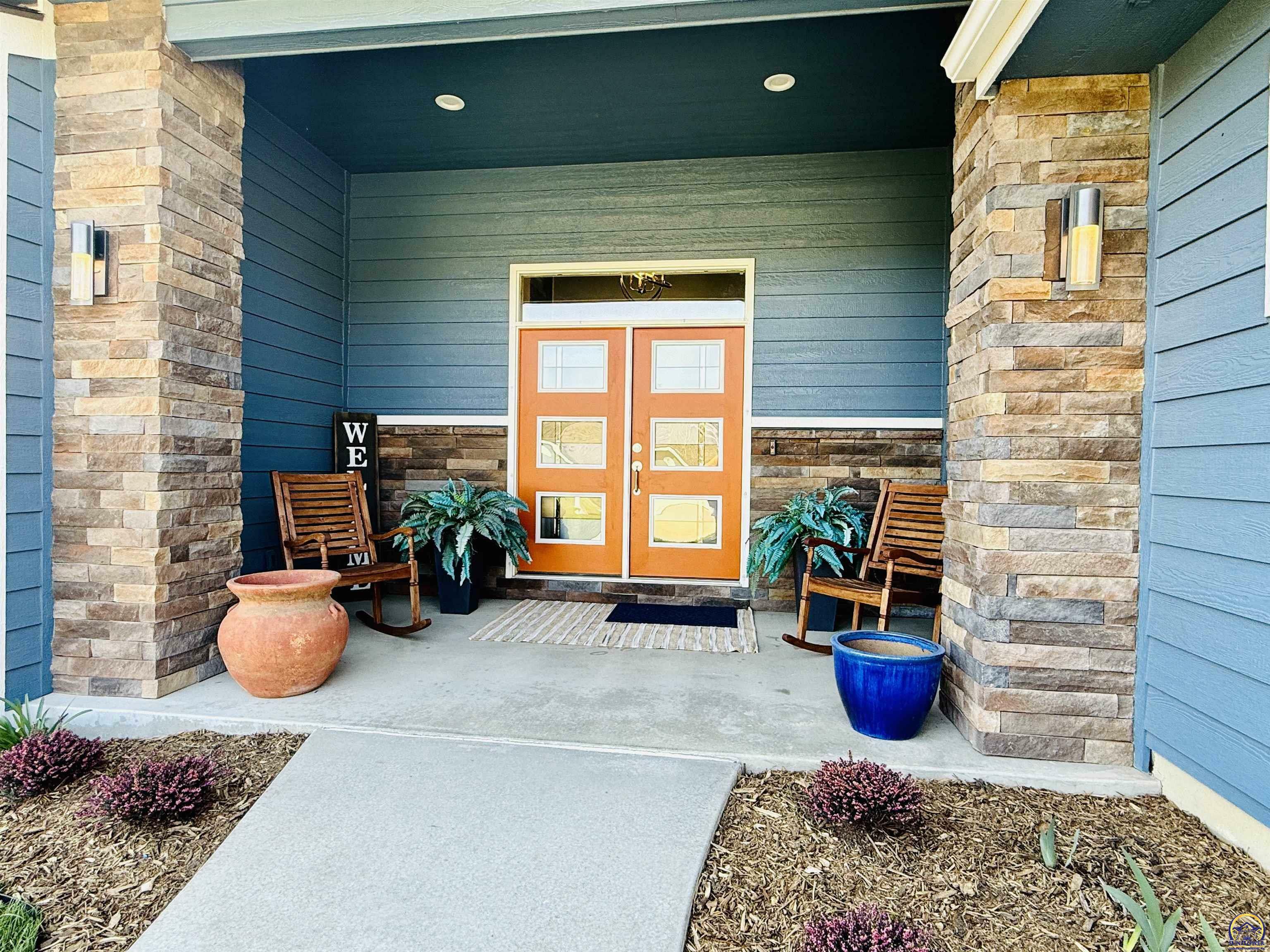 Property Photo: 2613 SE Scorpio Ave KS 66605
