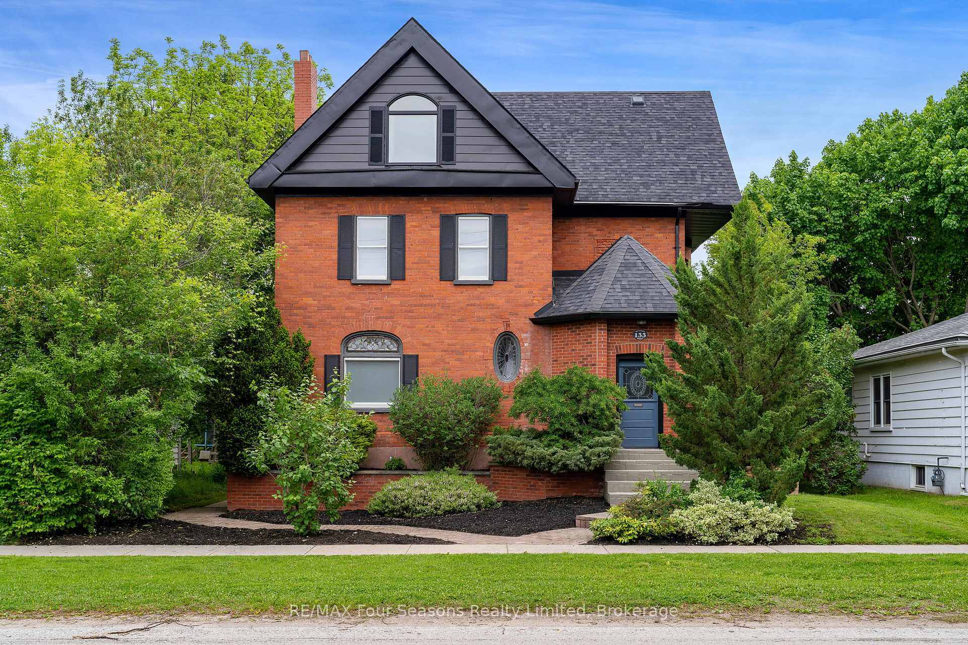 Property Photo: 133 Minnesota Street ON L9Y 3S3