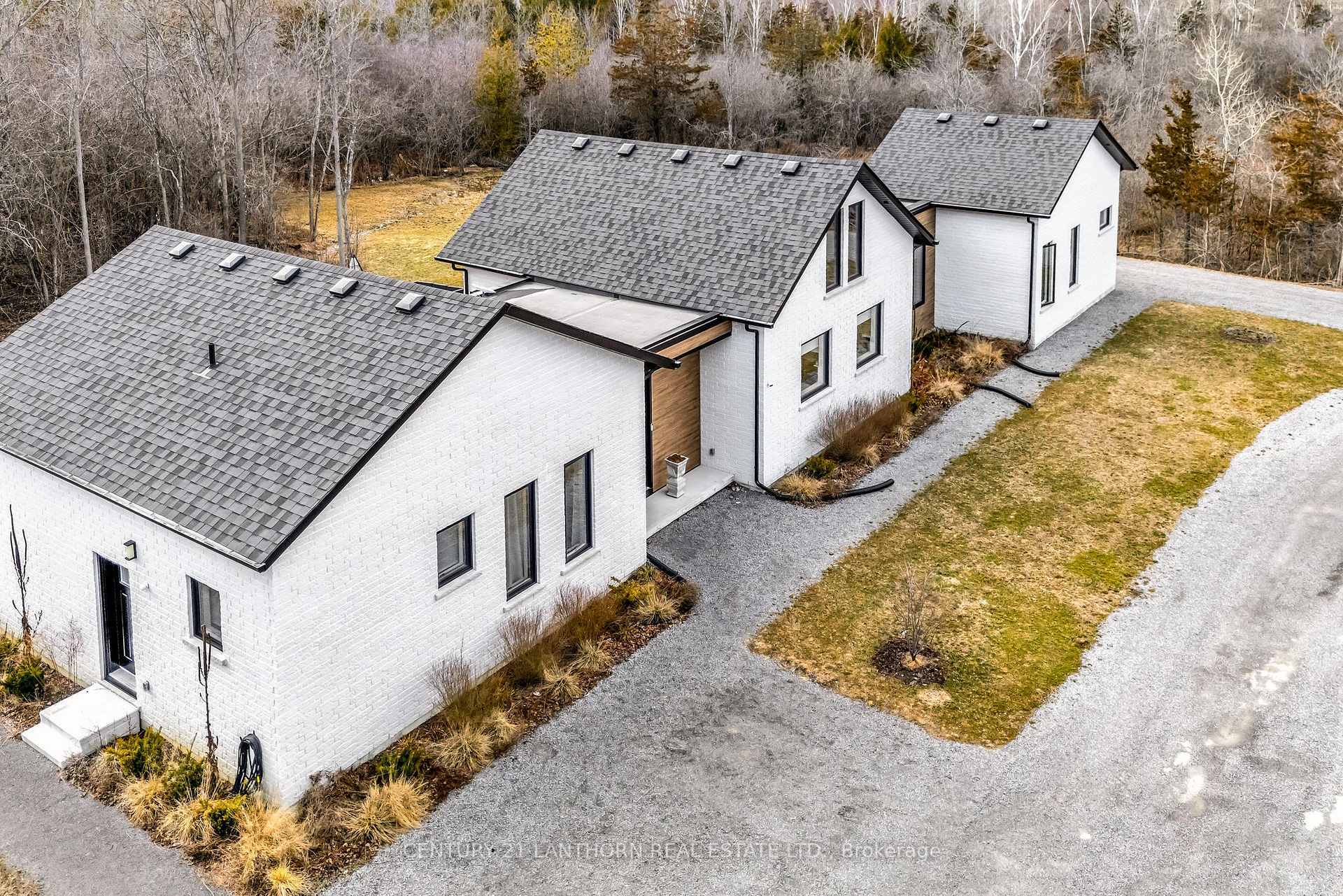 Photo de la propriété: 19485 Loyalist Parkway ON K0K 1T0