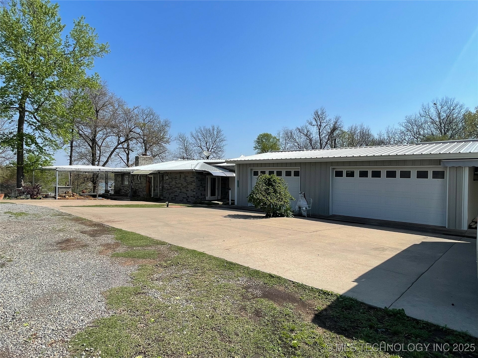 Property Photo: 72036 S 324 Road OK 74467