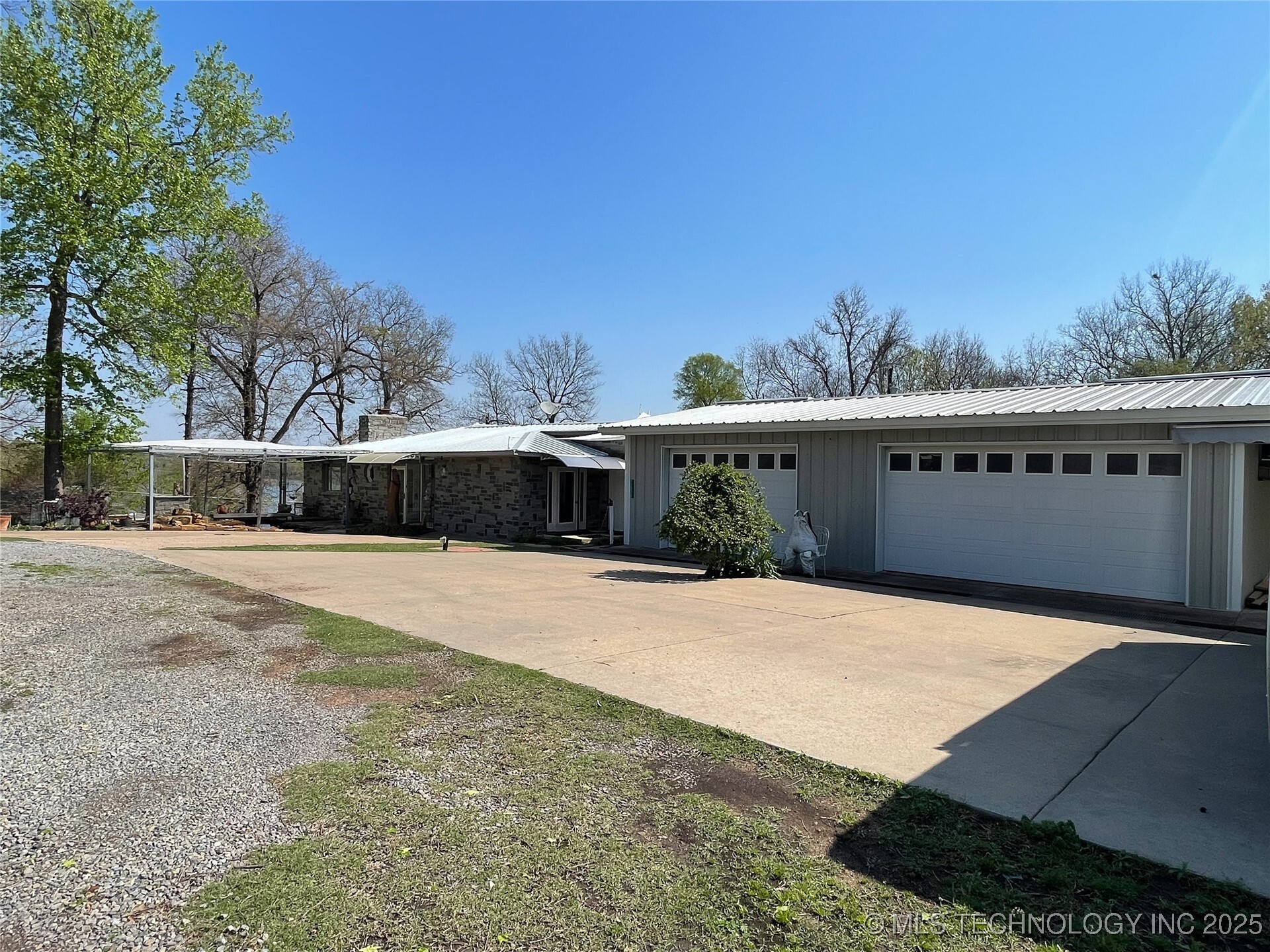 Property Photo: 72036 S 324 Road OK 74467