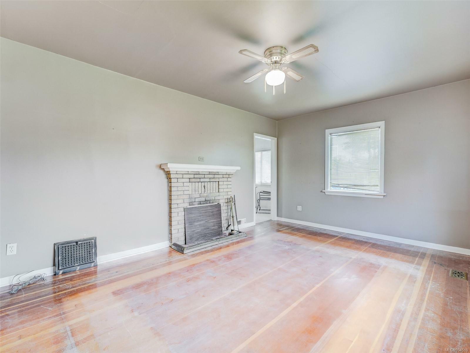 Property Photo: 527 Lampson St BC V9A 5Z7