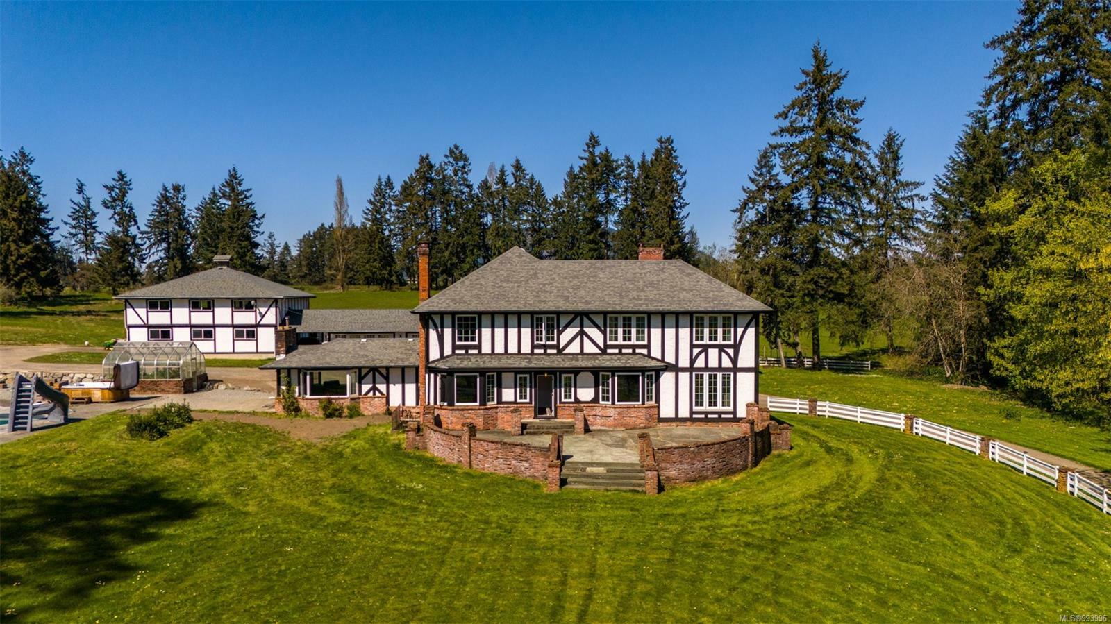 Property Photo: 4245 Vineyard Rd BC V0R 1L5