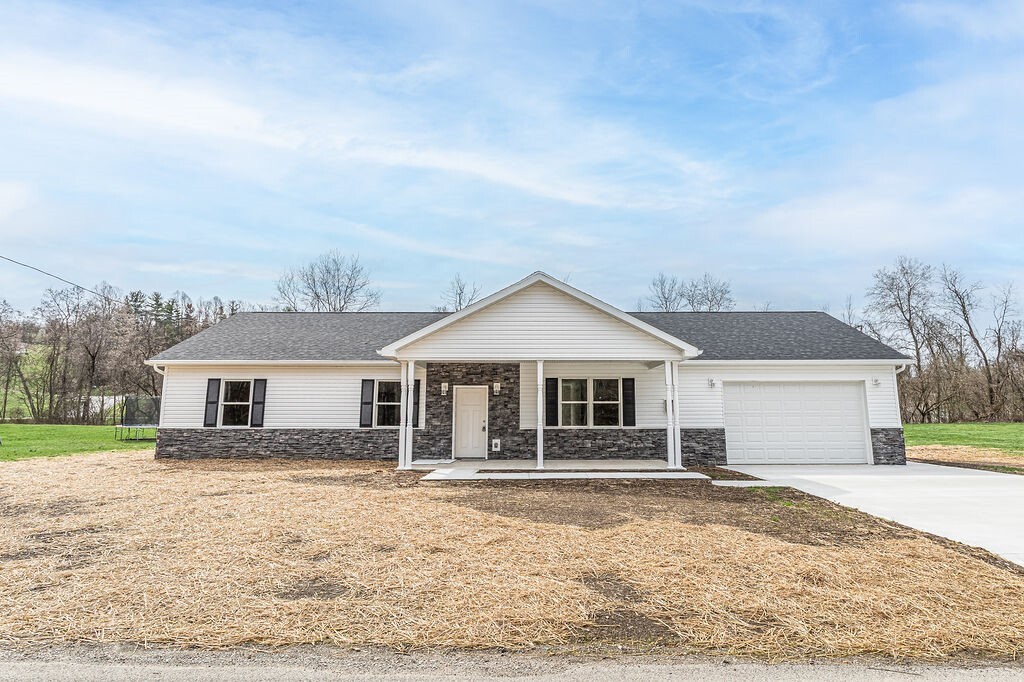 Property Photo:  165 Dearth Road  PA 15401 