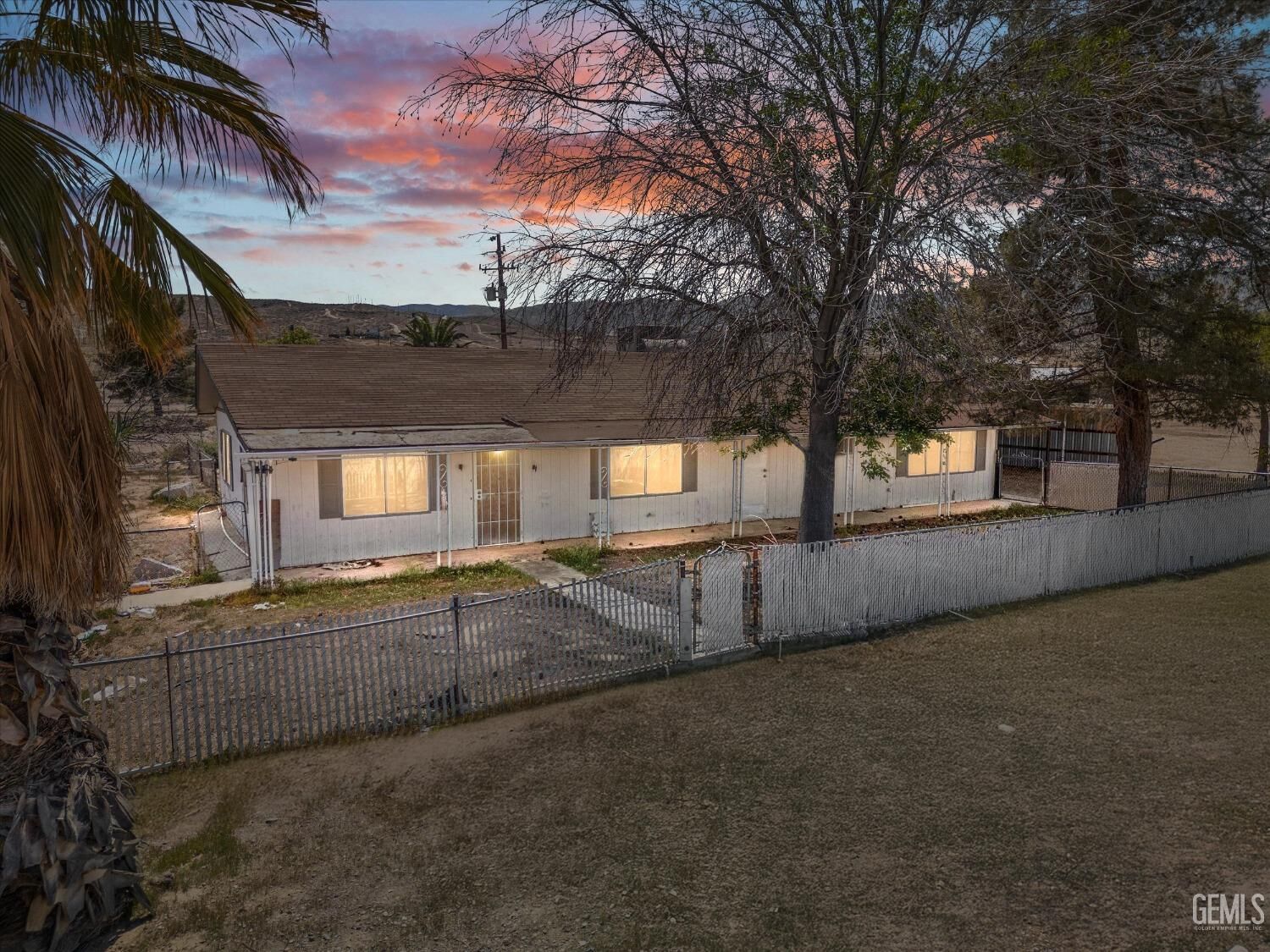 Property Photo: 523 Kristin Street CA 93268