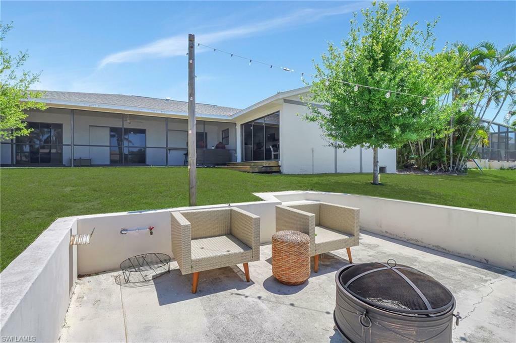 Property Photo: 2226 SE 19th Pl FL 33990