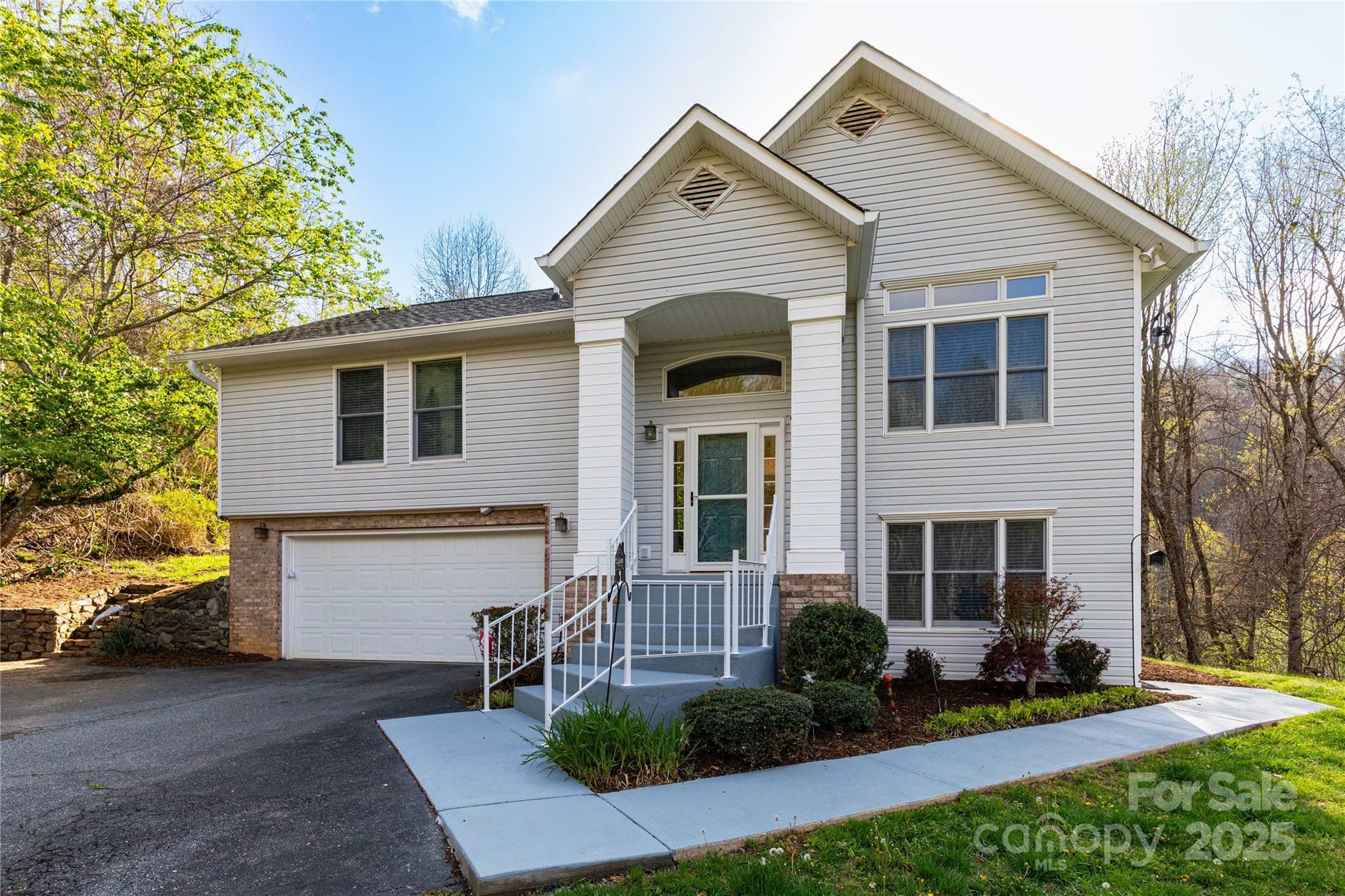 Property Photo: 110 Red Fox Den Road NC 28754