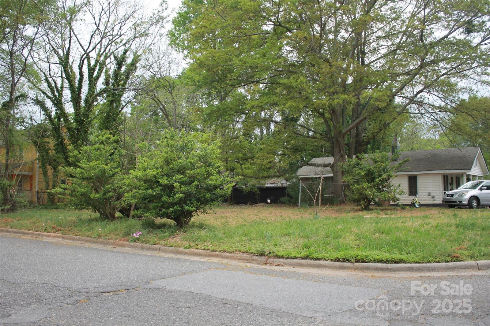 Property Photo: 511 Ligon Street NC 28150