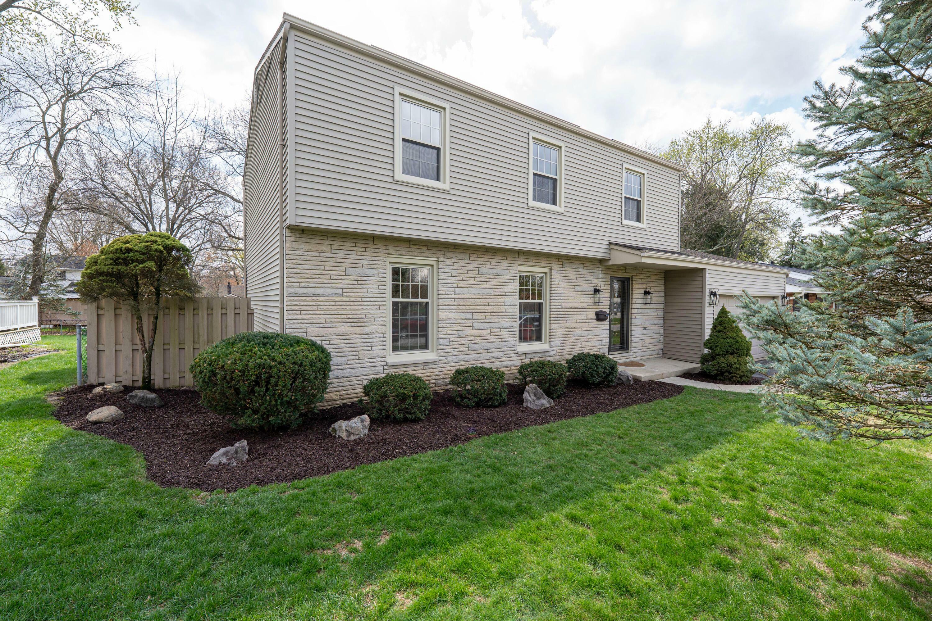 Property Photo: 321 Hennessey Avenue OH 43085