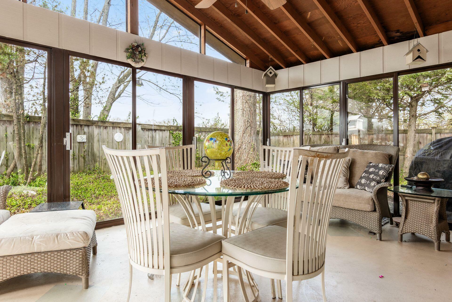 Property Photo: 6273 Bellmeadow Drive OH 43229