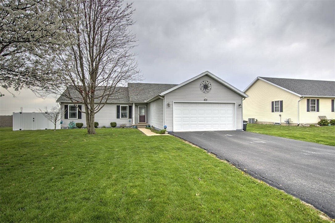 Property Photo: 410 E Kennedy Street IL 61756