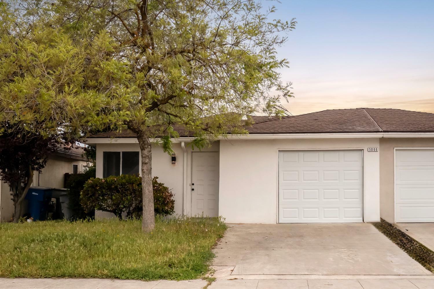 5066 W Ashcroft Avenue  Fresno CA 93722 photo