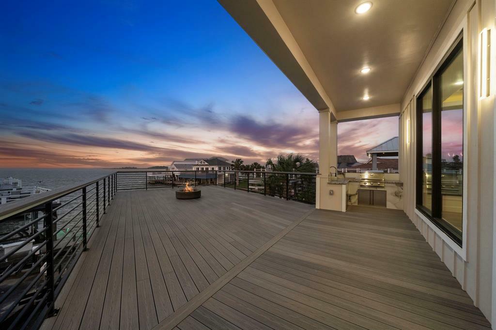 Property Photo: 1303 Oahu Drive TX 77554