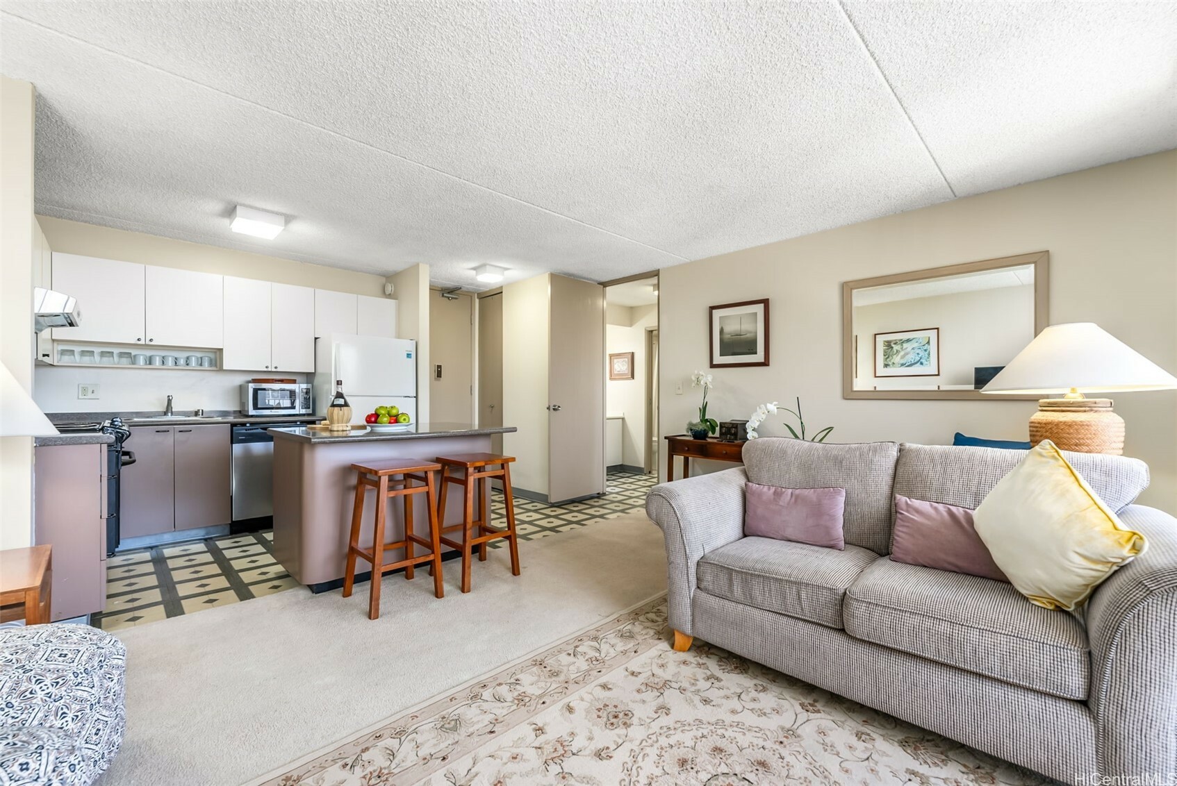 Property Photo: 411 Hobron Lane 1401 HI 96815