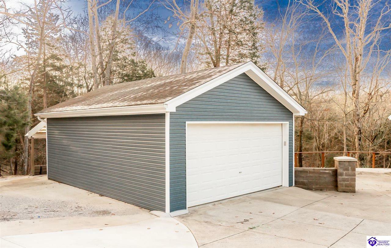 Property Photo: 349 Pine Ridge Drive KY 40108
