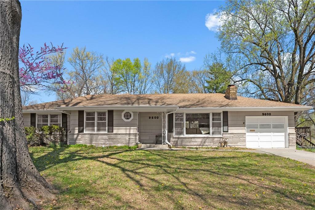 Property Photo: 9600 E 65th Street MO 64133