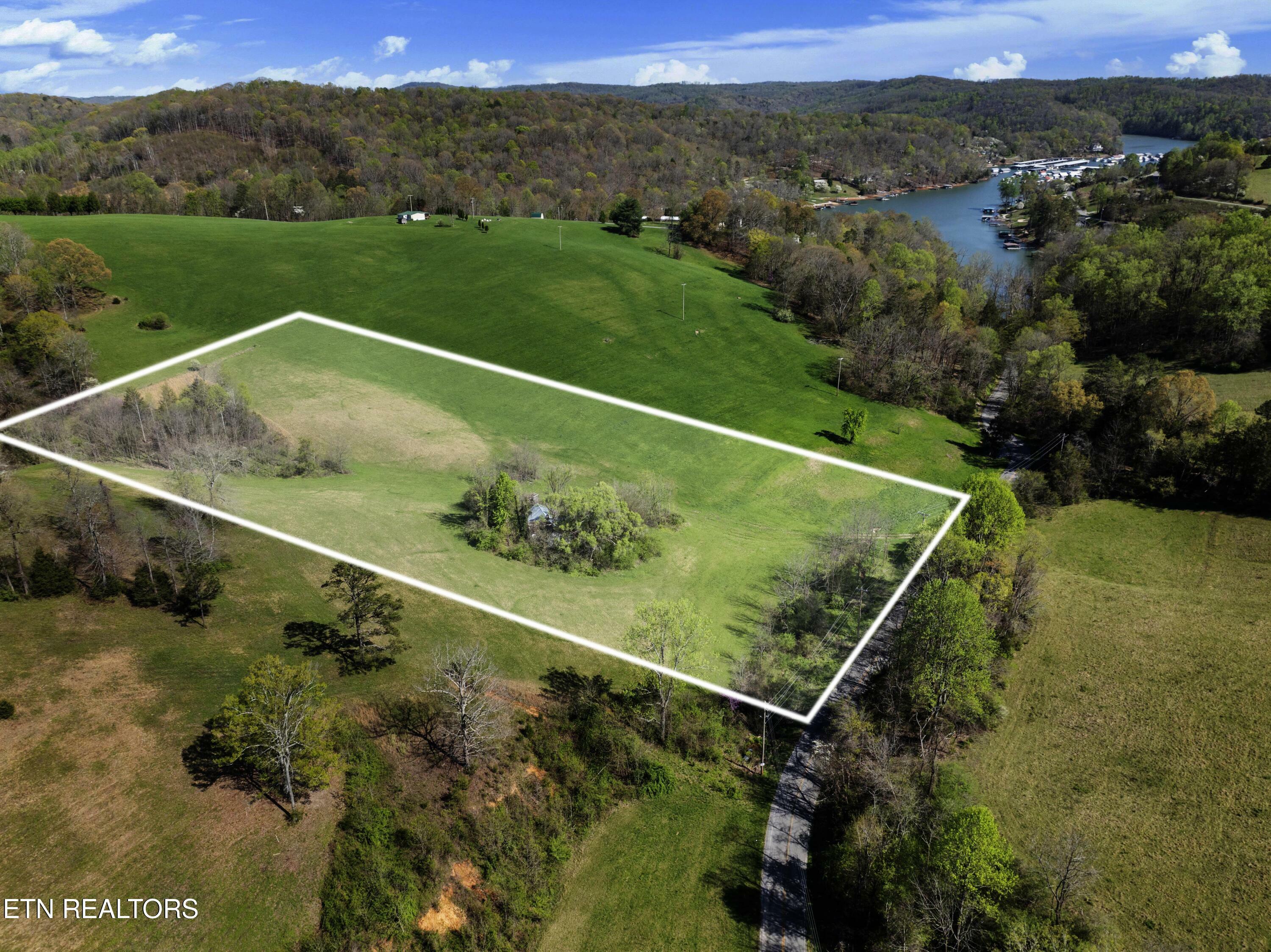 735 Alder Springs Rd  Lafollette TN 37766 photo
